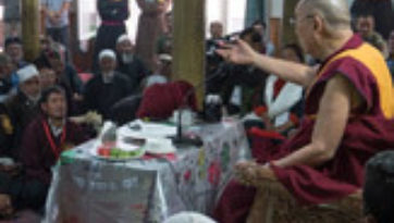 Pilgrimage Emphasizing Religious Harmony