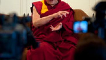 His Holiness the Dalai Lama arrives in Japan