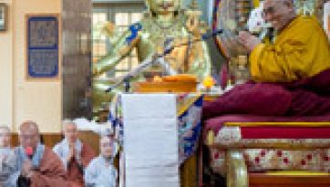 Day Two of Teachings to Koreans Continue from Tibet’s Spiritual Leader