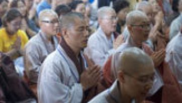 His Holiness the Dalai Lama commences teachings to Koreans